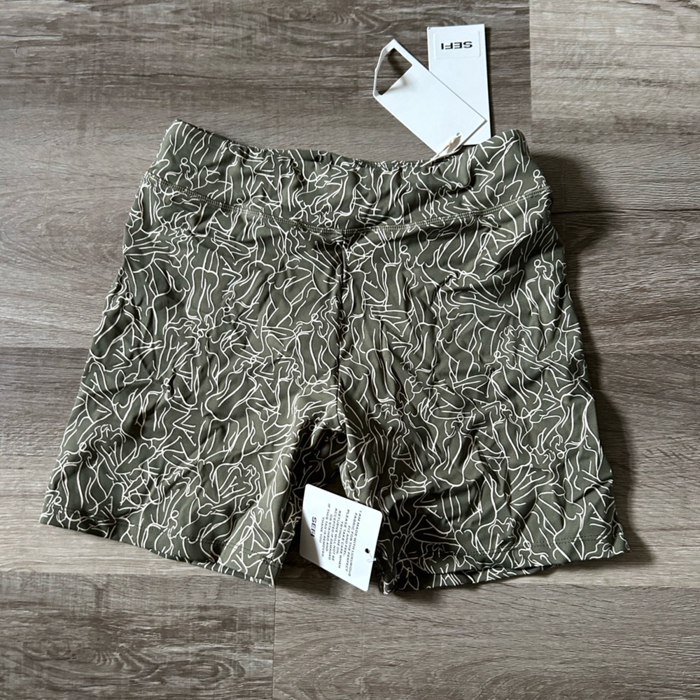 NWT Sefi silhouette shorts